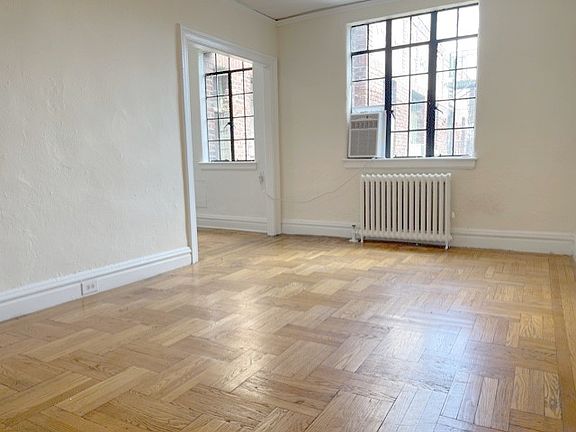 4th image of 72 Barrow St APT 6D