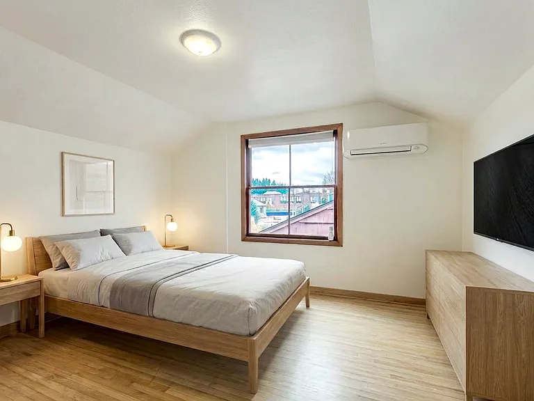 Upstairs bedroom