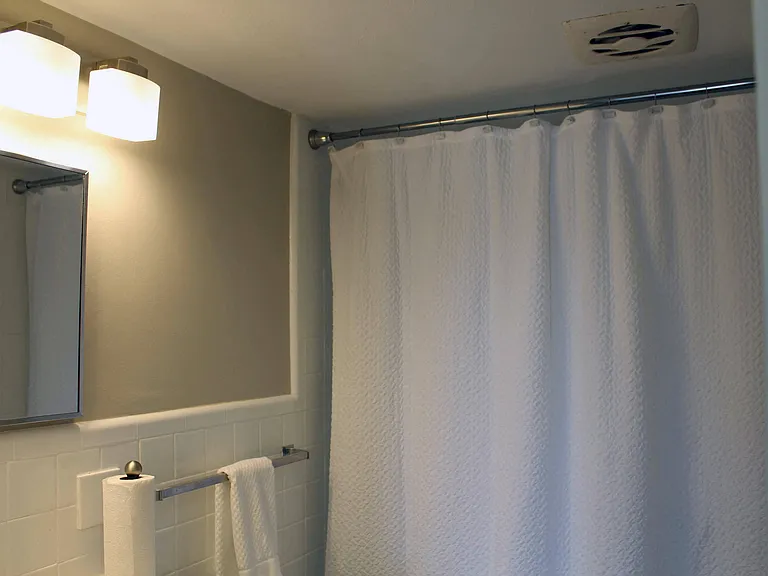 Geneva Apartments — Photo 22