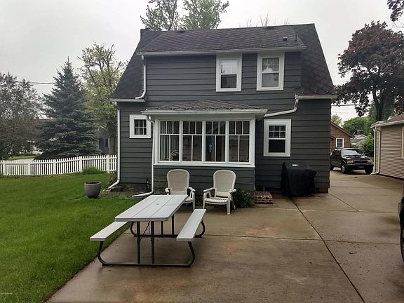 5th image of 422 Wentworth Ave