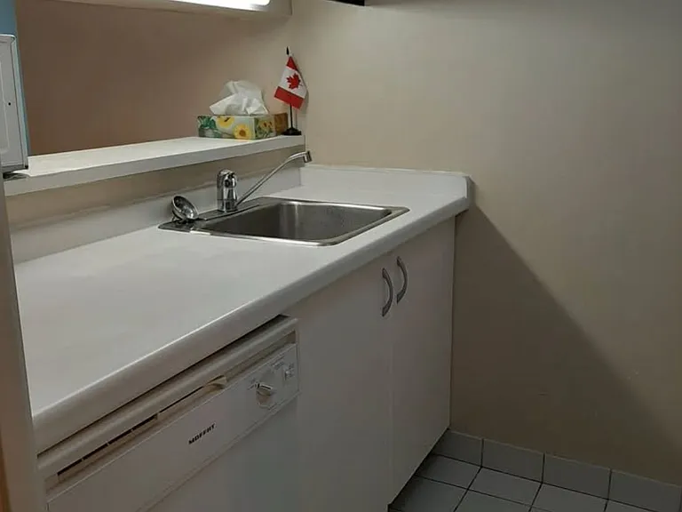 711 Bay St #821 — Photo 3