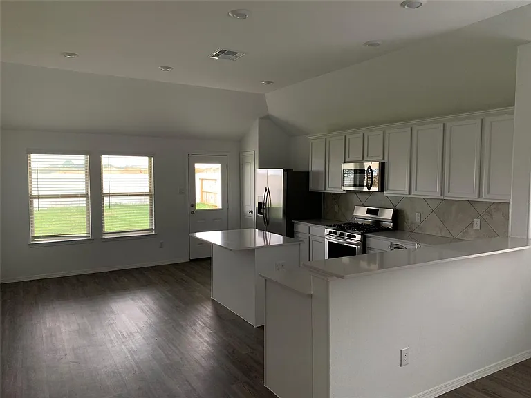 4932 Twin Summit Dr — Photo 6