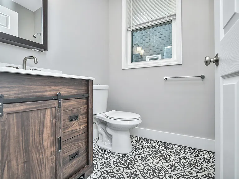 63 Clifford St #1 — Photo 4