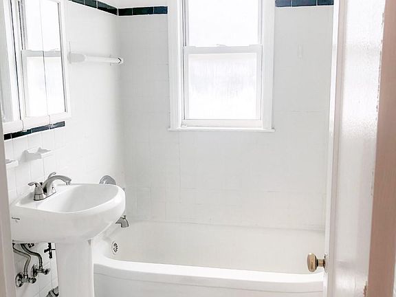 5th image of 3 Fieldstone Dr APT 94