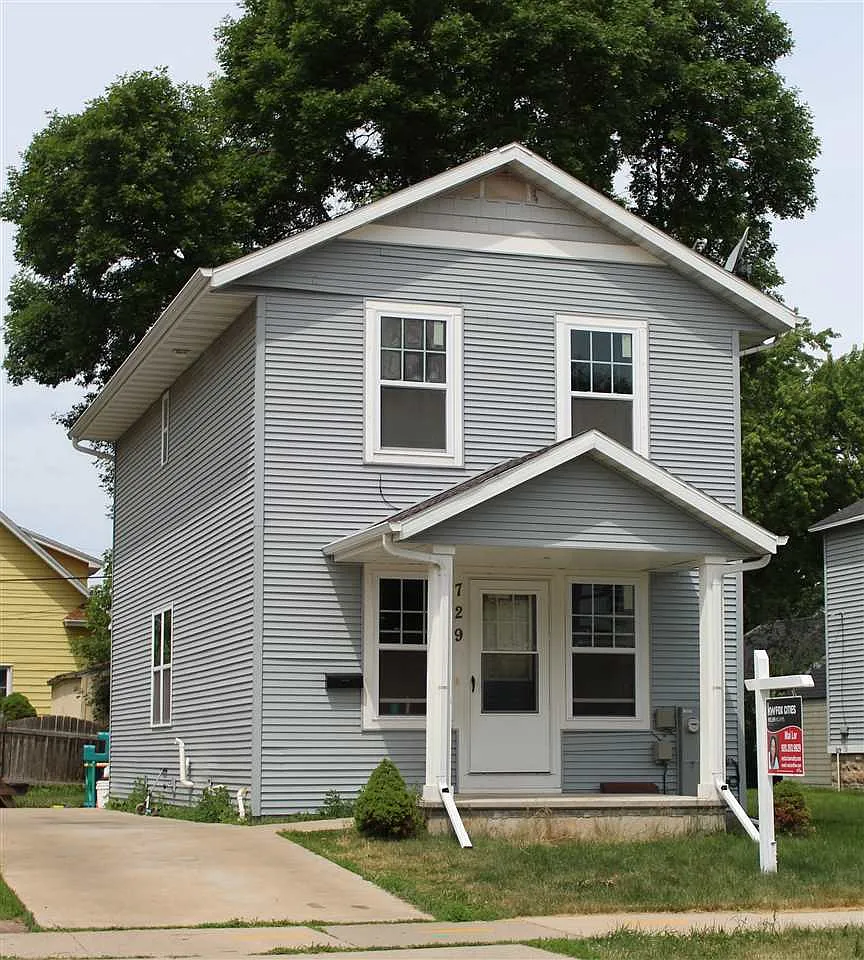 729 Central St photo 1