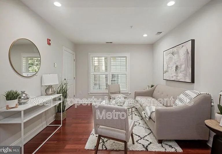 3925 Fulton St NW #2 — Photo 4