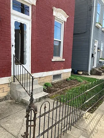 306 Poplar St Photo 1
