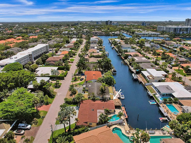 2051 Coral Reef Dr — Photo 46