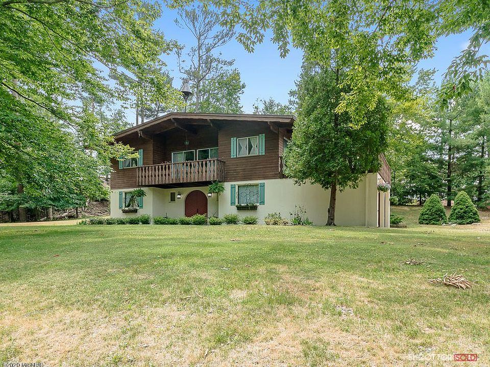 1st image of 4025 Applewood Ln