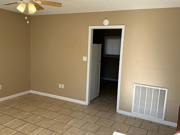 2nd image of 718 Forbes Dr