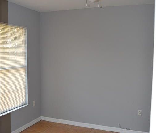 5th image of 1402 SE 8th Ave
