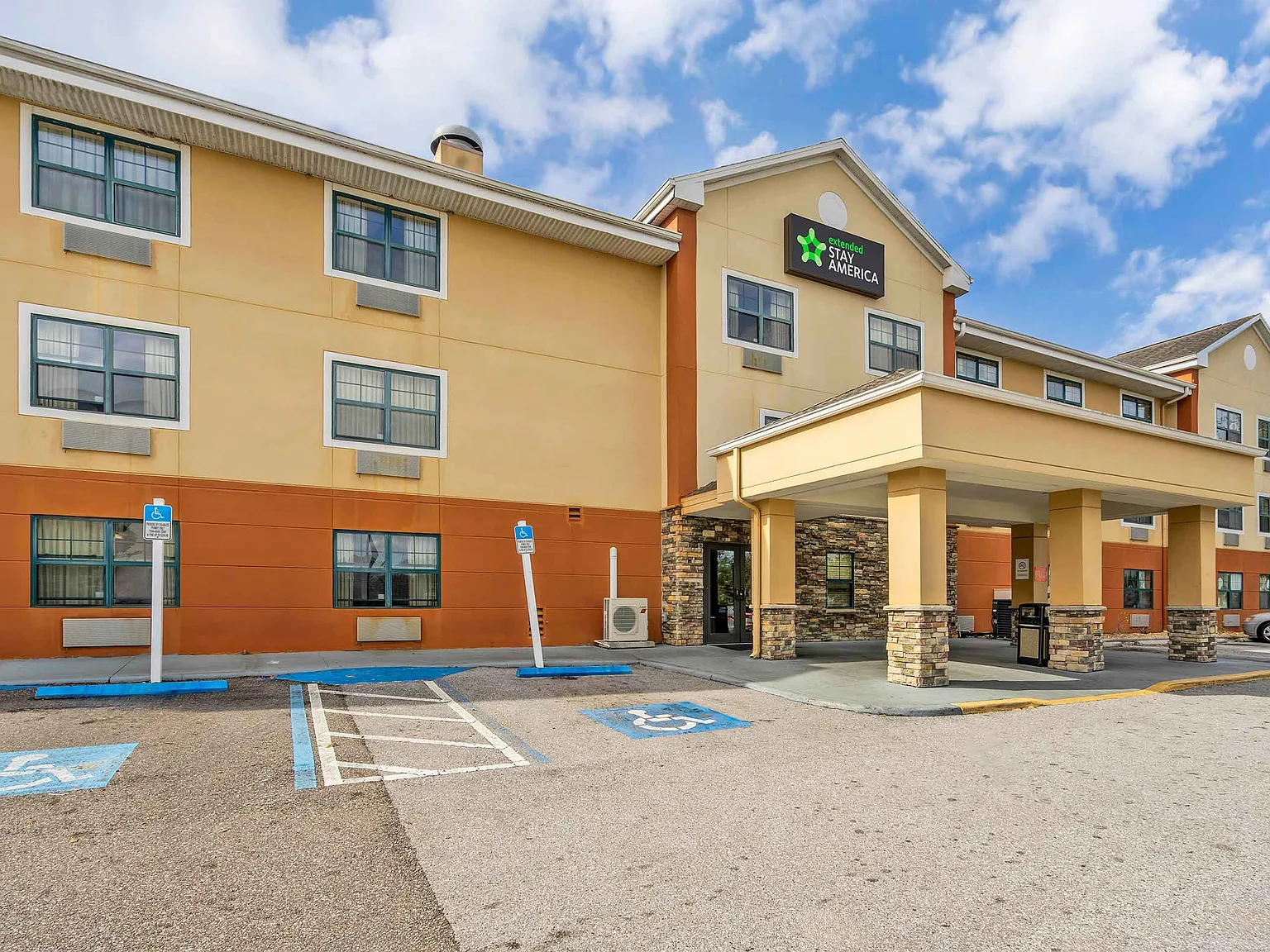 Tampa - North - USF-Attractions — Photo 2