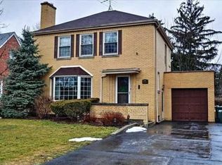 444 Loudon Rd, Riverside, IL 60546