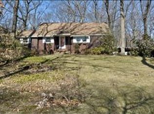 14 Moraine Rd, Morris Plains, NJ 07950