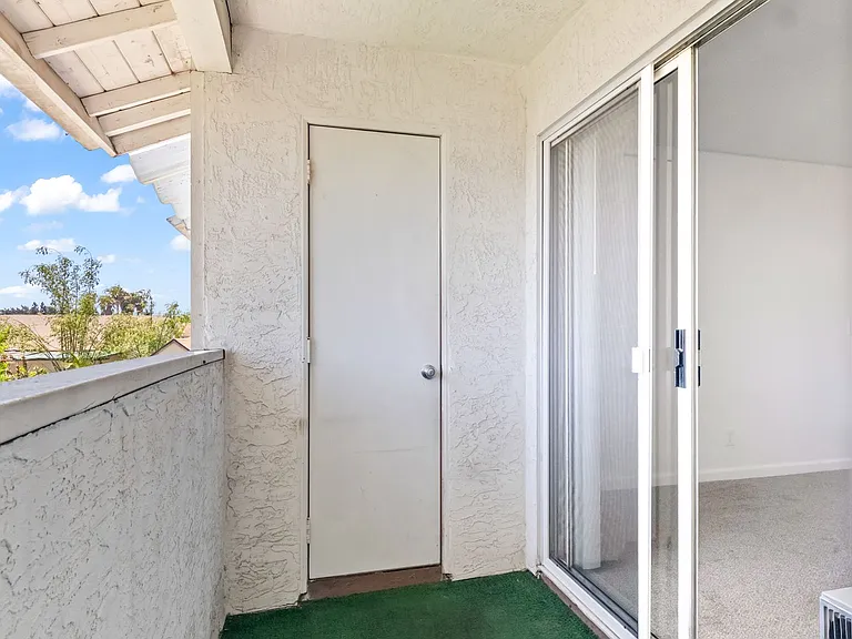 Nestor Regency Apartments — Photo 7