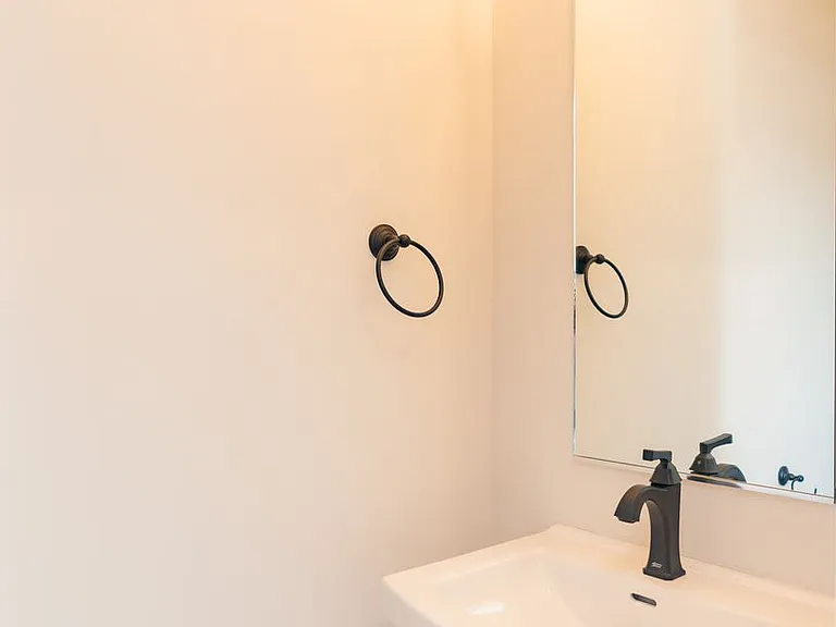 1039 Montague Pl — Photo 46