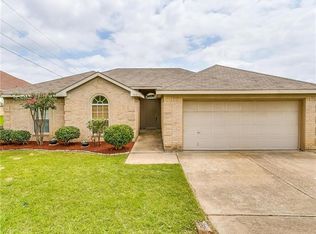 616 Gracie Ln, Burleson, TX 76028