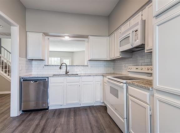 5th image of 2300 Northlake Ct