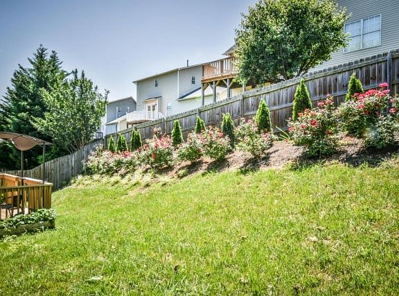 3rd image of 767 Settlers Pond Way