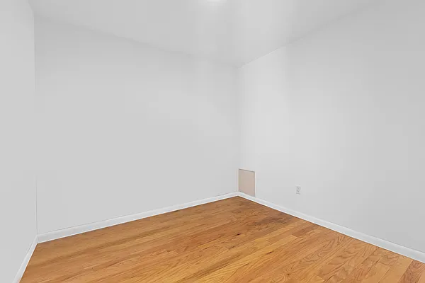 Sold by Triplemint | media 14