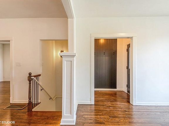 2nd image of 4019 W Cornelia Ave