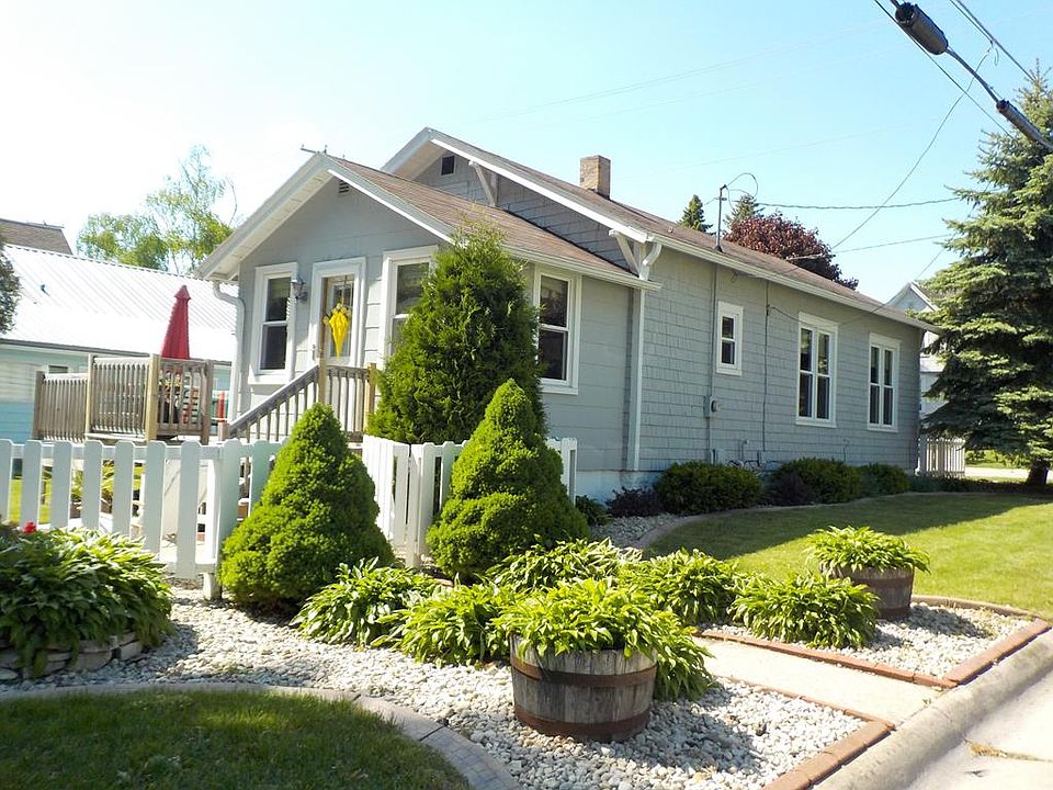 1st image of 829 Quincy St