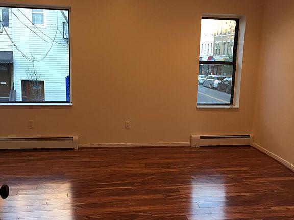 3rd image of 71 Newell St Ste 1