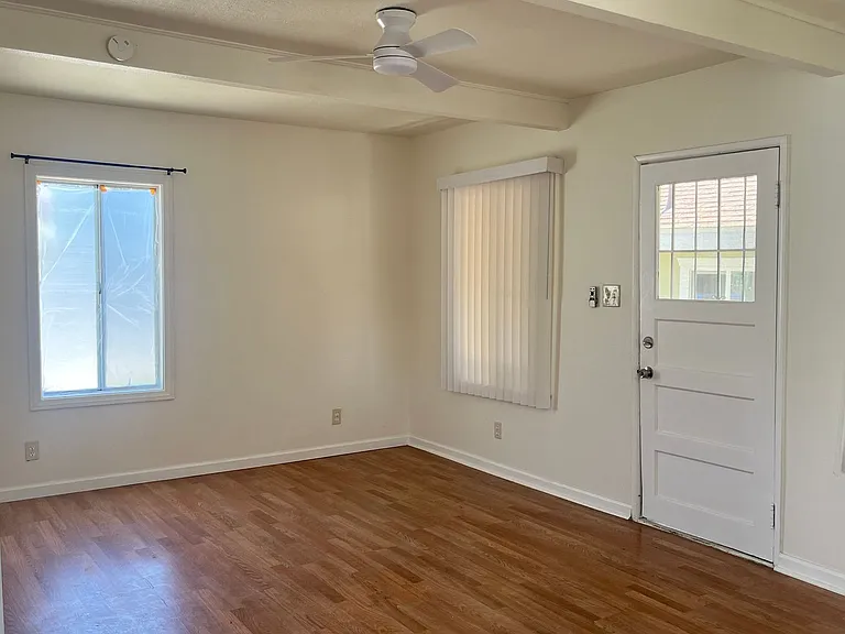 8020 Bright Ave — Photo 7