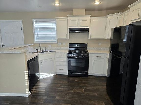 4th image of 2038 Palm St Space 276