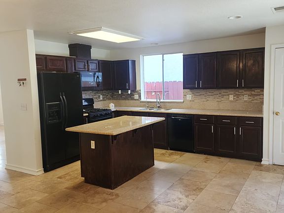 4th image of 2867 Samantha Ct