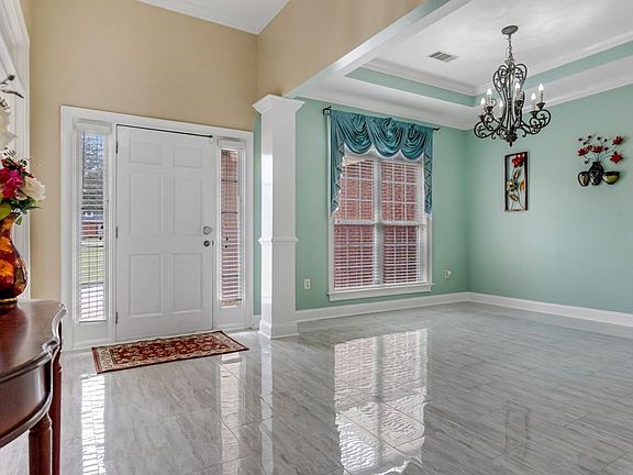 2nd image of 106 Ivy Ln
