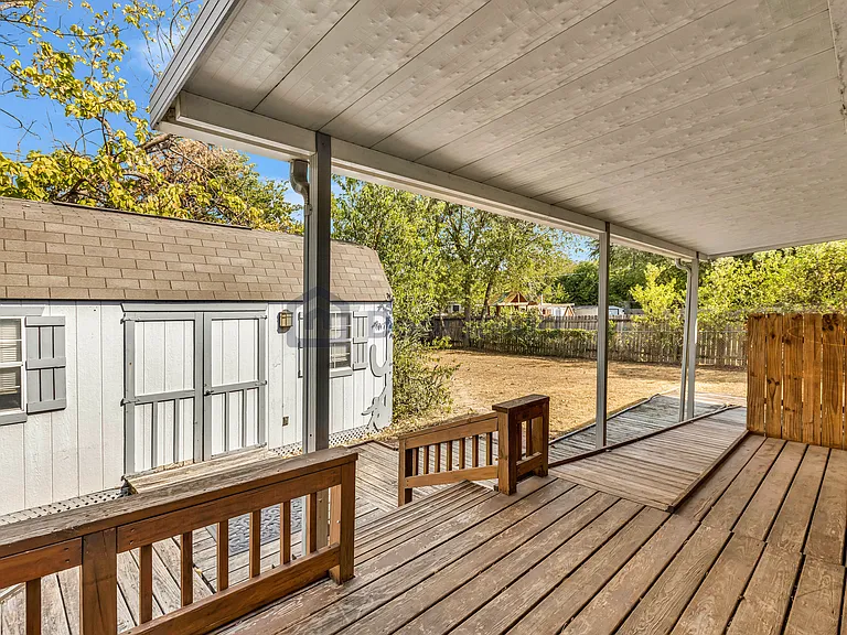 8507 Contour Dr — Photo 24