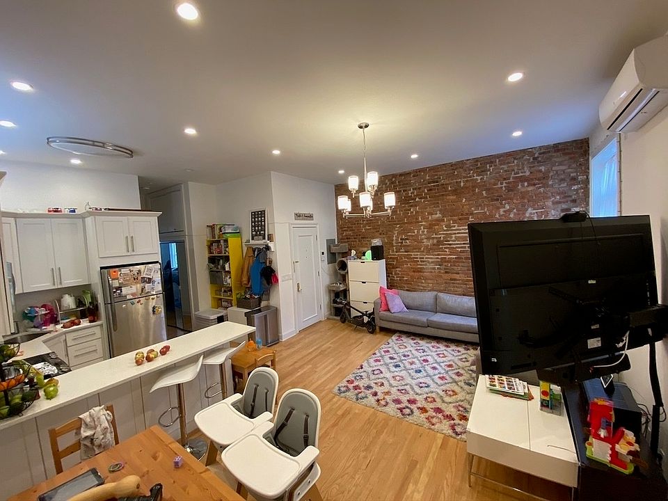 1st image of 926 President St APT 2