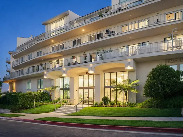 2700 E Panorama Dr APT 210, Signal Hill, CA 90755