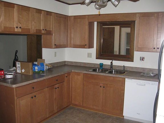 3rd image of 1400 River Dr
