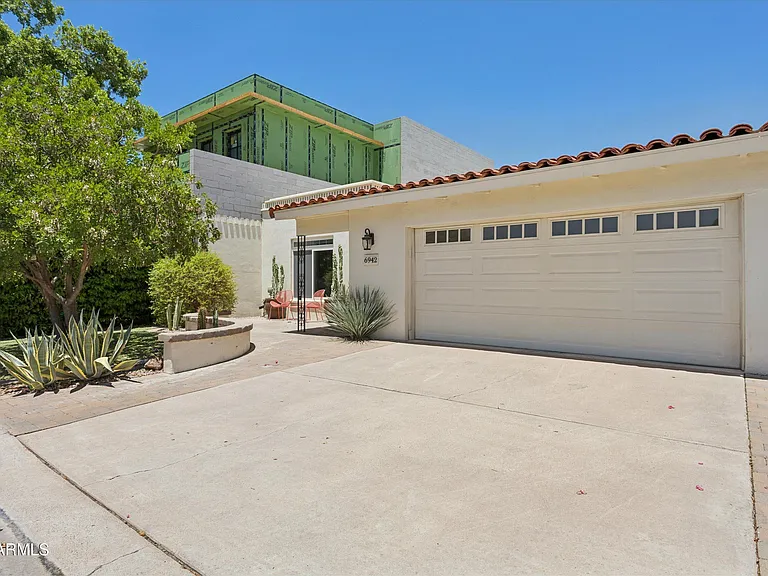 6942 E Exeter Blvd — Photo 8