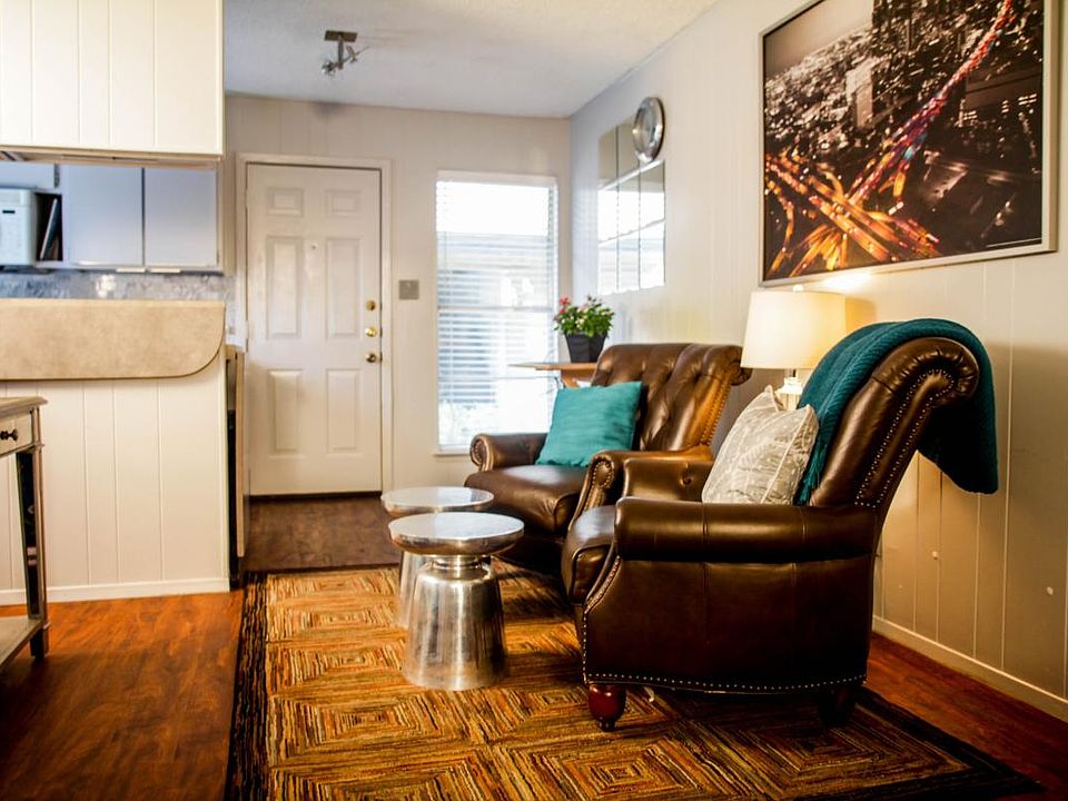 Living Room/Kitchen