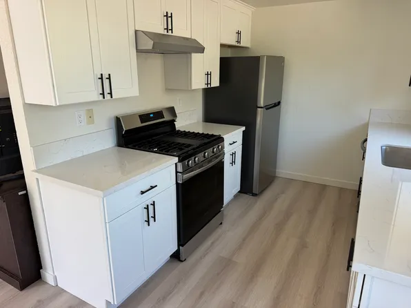 714 Franklin Ln APT 17, Vista, CA 92084