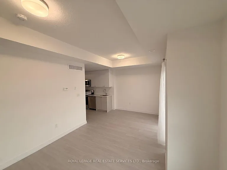 P6 Palace St #25-320 — Photo 8