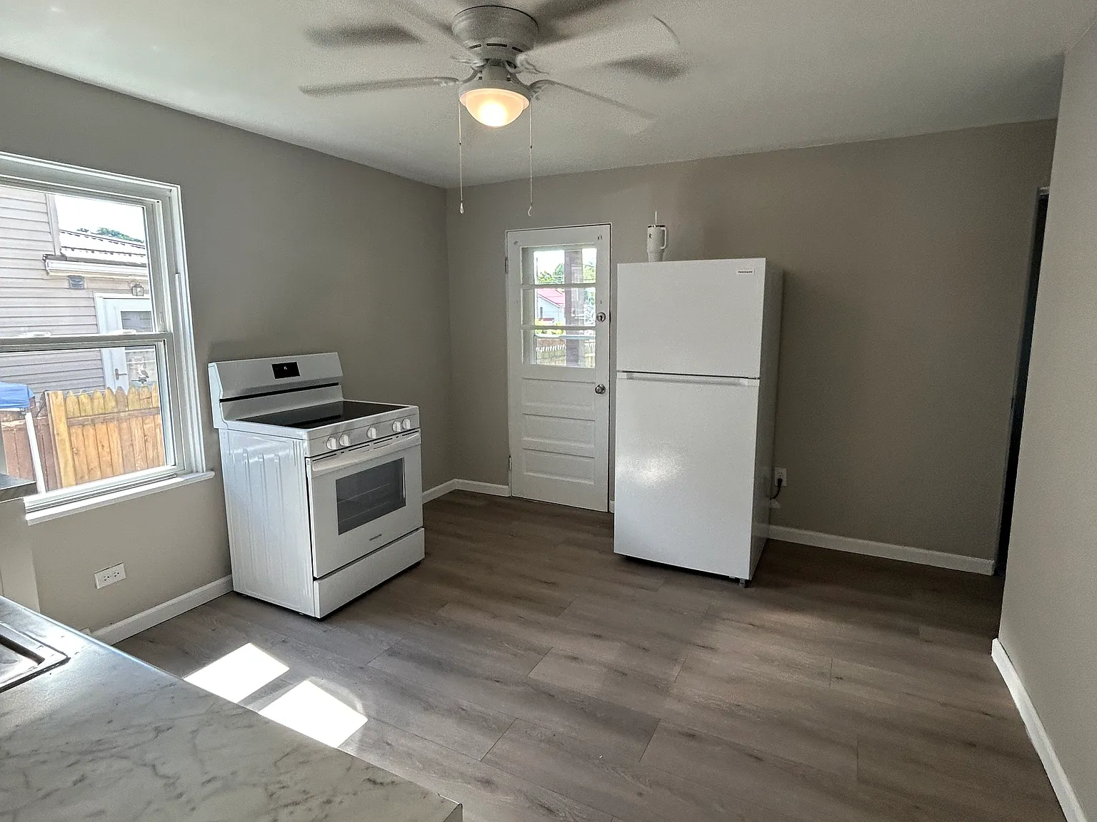 2 bed, $825 — Photo 4