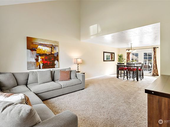 Formal living and dining>