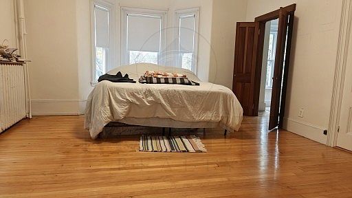 4th image of 38 Russell St #2