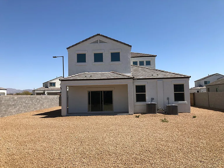 3702 N 307th Dr — Photo 36