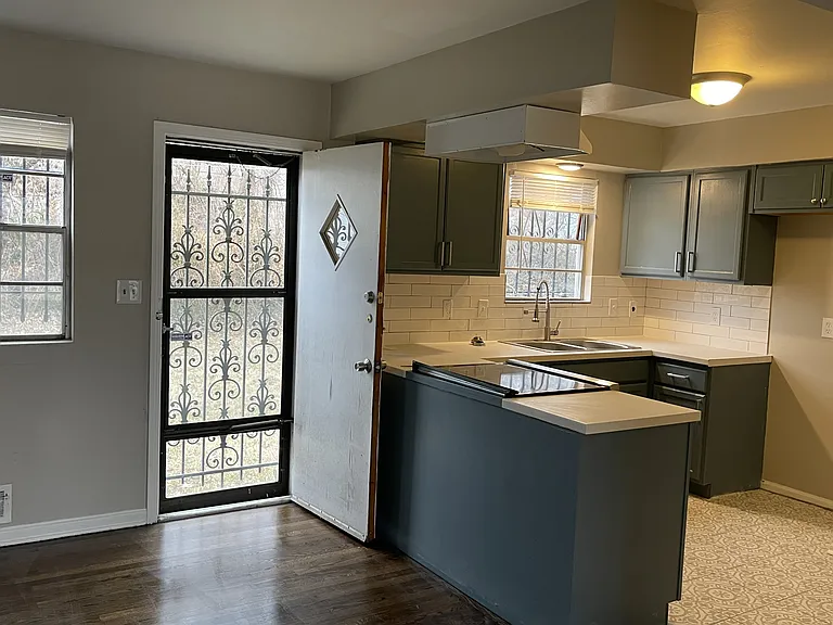 7344 Wayne Ave #2 — Photo 14
