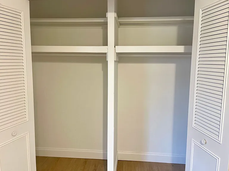 2 Bedroom/1 Bathroom Move-in Ready Townhome w\ 1 Month Free Rent!! — Photo 20
