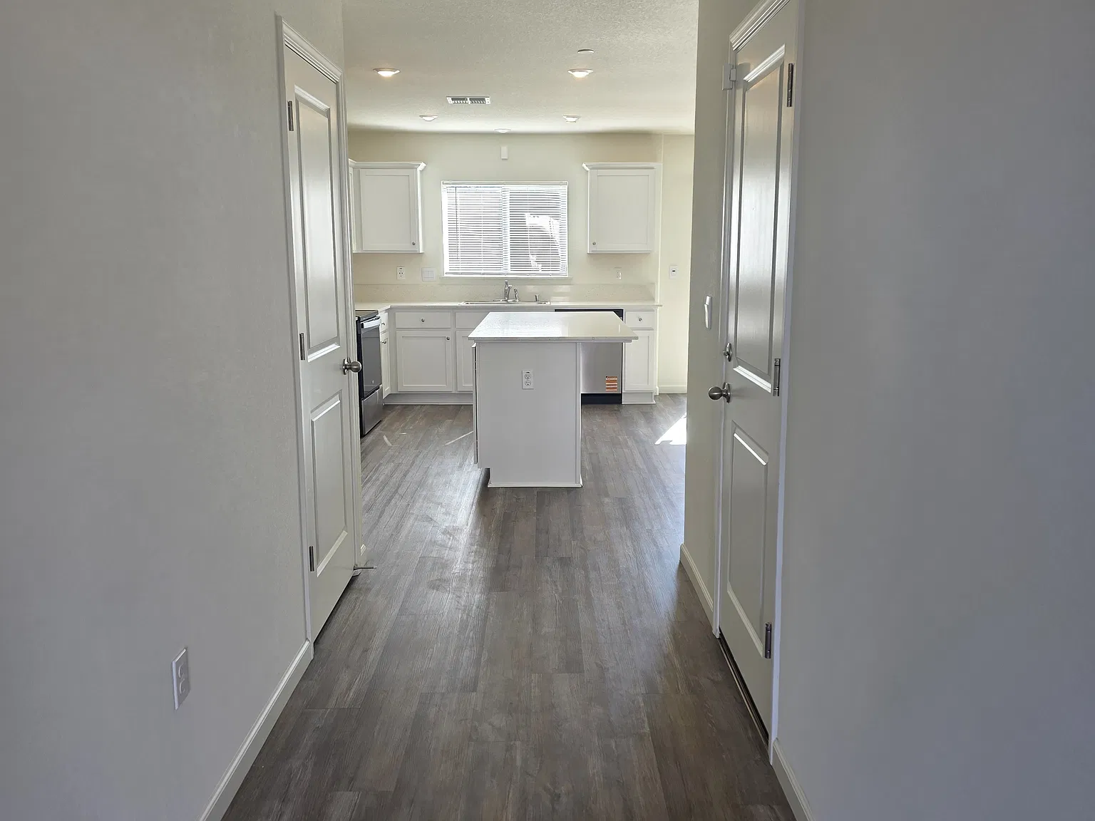 4 bed, 1797 sqft, $3,000 — Photo 3