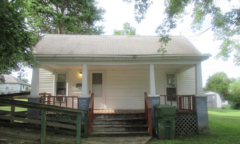 1st image of 604 E 7th St