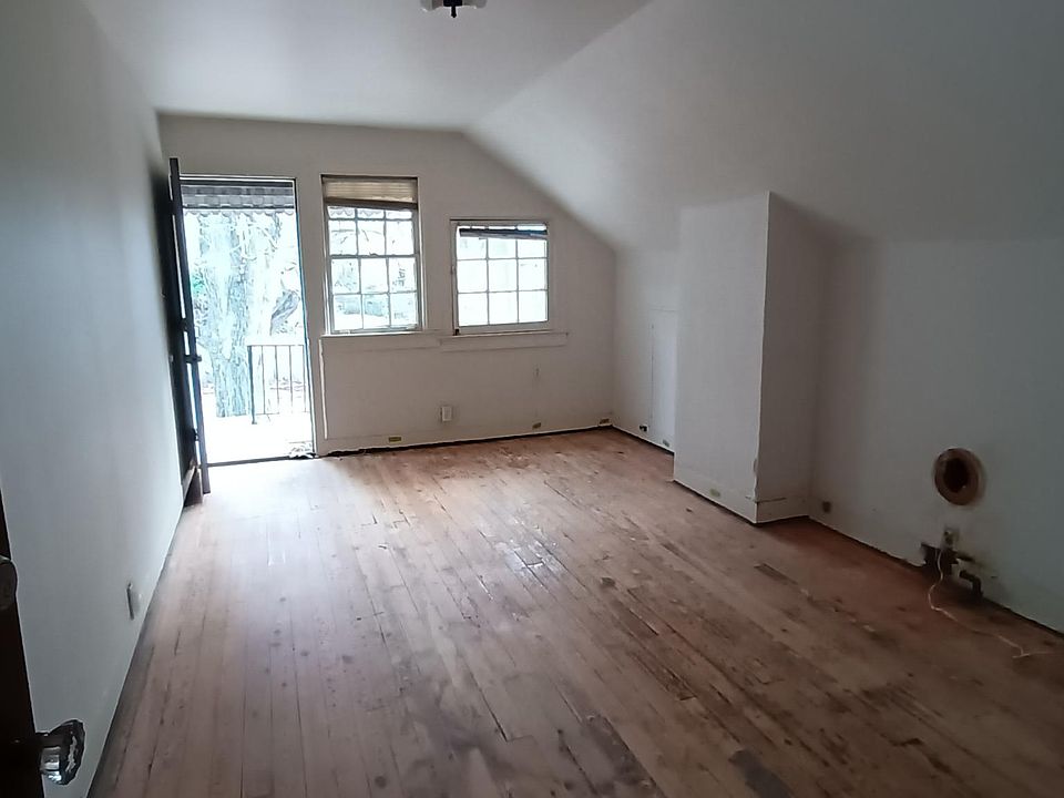 Entry room