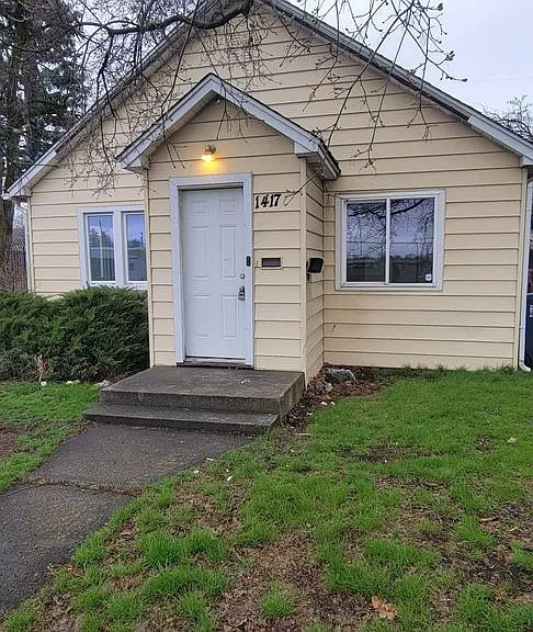 1417 E Wellesley Ave — Photo 1