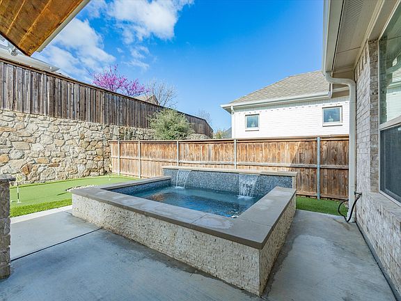 3rd image of 13817 Green Hook Rd